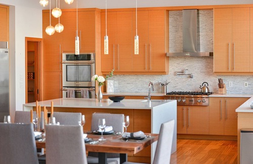 Sidney House | Luxurious 3 Bedroom Oceanfront Home with Spectacular Views