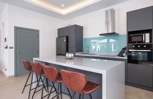 Rawai Villa | Luxurious 3 bedrooms pool villa at rawai