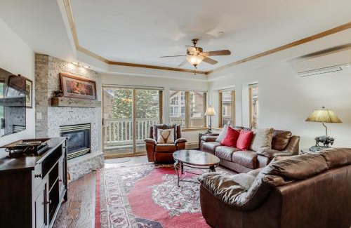 Beaver Creek Apartment | Luxurious 3 bedroom 3 bath condo! condo
