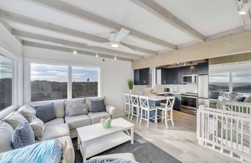 Napeague Cottage | Luxurious 3 BR Cottage w/Ocean View Balcony