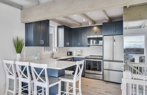 Napeague Cottage | Luxurious 3 BR Cottage w/Ocean View Balcony