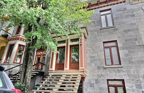 Ville-Marie Condo | Luxurious 3-Storey Penthouse in the Heart of Downtown Montreal