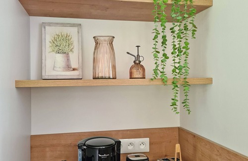 Aron Cottage | Luxurious 5-Bed Home, Private Lake, Games, Near Historic Sites