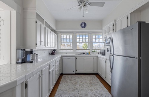 Ozark House | Luxurious 5-Star Home, Heart of Ozark, MO - Ideal for Memorable Getaways!