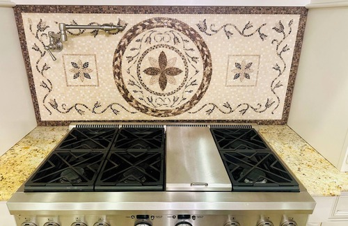 Lewisboro House | Luxurious 6-Bedroom Katonah Estate with Pool & Scenic Lake Views.