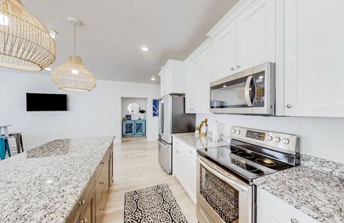 Sweetwater House | Luxurious 6-Bedroom Retreat Near Bear Lake – Sleeps 23, Modern Amenities, Year-Round Adventures!