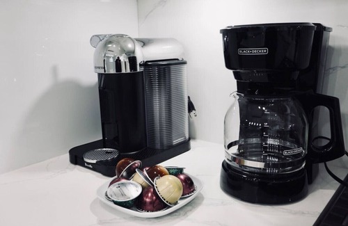 Abbotsford House | Luxurious 6BR, 5BA|Arcade|Fire Table| Near Airport