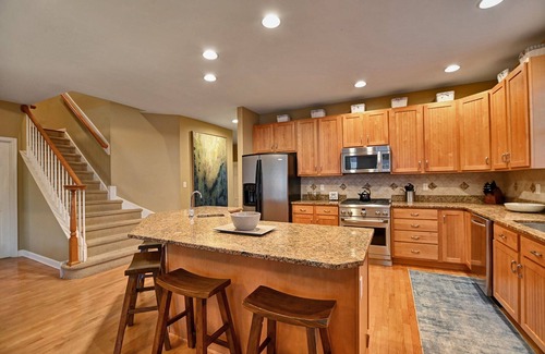 Ocean View House | Luxurious 7 bedroom home located in the Bear Trap Dunes Community. Sleeps 20. Excellent Amenities! Indoor & Outdoor Pool, Tennis Courts, Shuttle to the Beach, Clubhouse, Wifi and more!