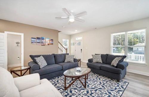 Buckroe Beach House | Luxurious Alberta Beach House w/Historical Detail