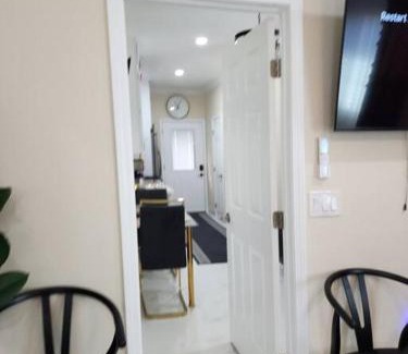 Quartz Hill Apartment | Luxurious All Private GuestSuite