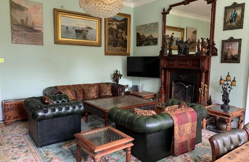 Ladock Apartment | Luxurious Apartment in Historic Mansion - Sleeps 7