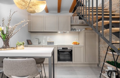 City Center Apartment | Luxurious apartment, old town, 4 persons,only 150m from the beach,with sea view.