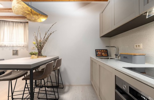 City Center Apartment | Luxurious apartment, old town, 4 persons,only 150m from the beach,with sea view.