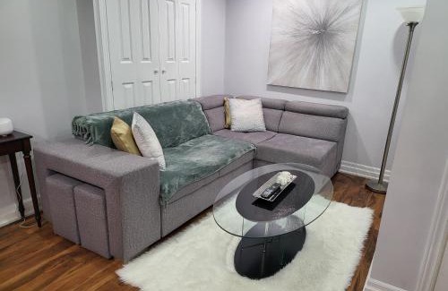 Brampton Apartment | Luxurious Apt 2BRs-1BA Spacious Modern, with free parking