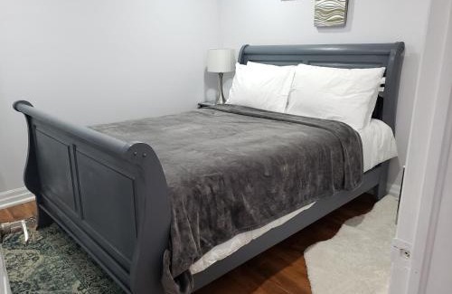 Brampton Apartment | Luxurious Apt 2BRs-1BA Spacious Modern, with free parking