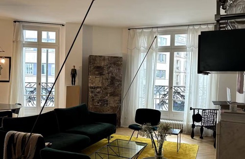Quartier du Gros-Caillou Apartment | Luxurious Architect-Renovated Apartment in Paris 7th-just 1 block from the Seine