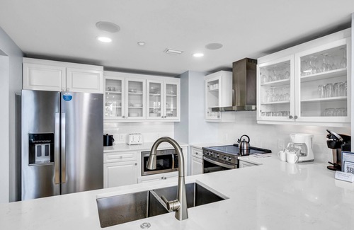 Baytowne Wharf Condo | Luxurious Bayfront Penthouse w/Stunning Views