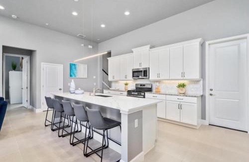 Marineland Acres House | Luxurious Beach House with heated pool