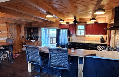Newport Cabin | Luxurious cabin, mountain views near the Smokies! nPet and family friendly!