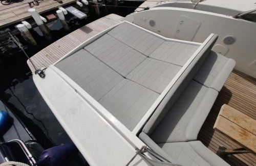 Marina Grande House | Luxurious Caprie Italia Boat Rental with Breathtaking Ocean Views