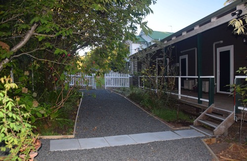 Pemberton Cottage | Luxurious, cosy, historic cottage featuring period furnishings, walkable to town
