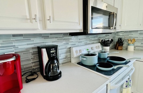 North Truro House | LUXURIOUS DIRECT OCEANFRONT,PRIVATE BEACH,AC,2BD2BA,BONUS LOFT,END UNIT,KAYAK