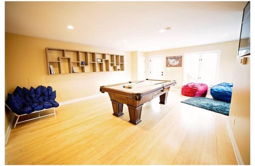 Gnaw Bone Ski Chalet | Luxurious Estate by Brown County 40 private acres