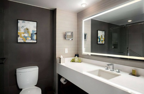 Monrovia House | Luxurious Experience for Groups! Bar, Pool, Gym