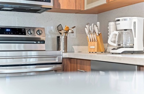 Hialeah House | Luxurious Family Escape