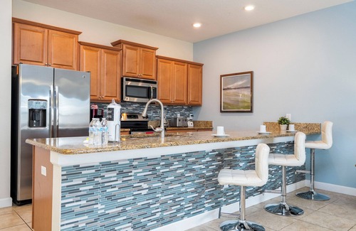 Kissimmee House | Luxurious & Family-Friendly Orlando Retreat with Sparkling Pool and Resort Amenities