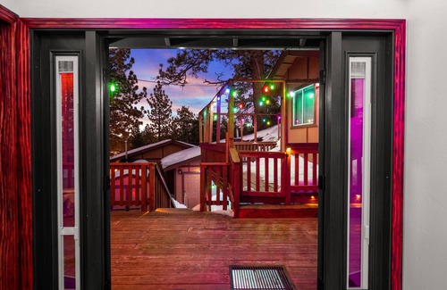 Big Bear City Apartment | Luxurious Getaway w/ XL jacuzzi & lighting experience