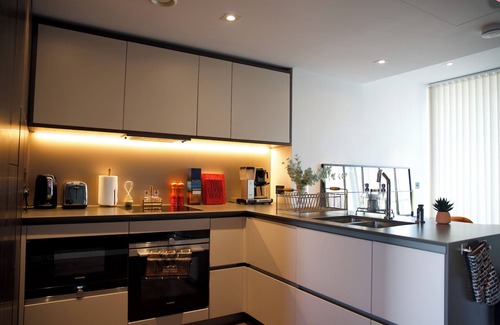 Queenstown Apartment | Luxurious Haven in Battersea