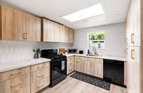 Alhambra House | Luxurious heaven 4BR with Pool