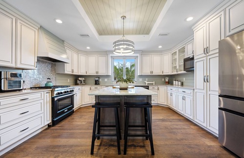 Downtown Historic District House | Luxurious historic home with pool, parking, easy walk to downtown