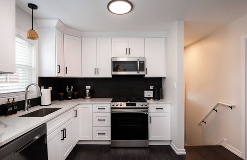 Burbank House | Luxurious House - 25 min Downtown - 10min Midway Airport