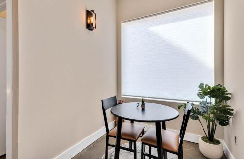 Chattanooga House | Luxurious Industrial Downtown Suite