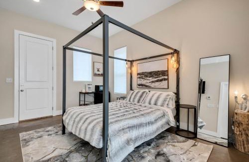 Chattanooga House | Luxurious Industrial Downtown Suite