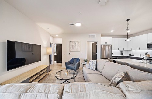 Montrose Apartment | Luxurious king executive suite