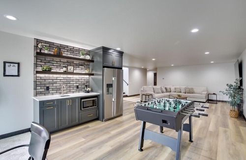 Deadwood House | Luxurious Lead Vacation Rental with Private Hot Tub!