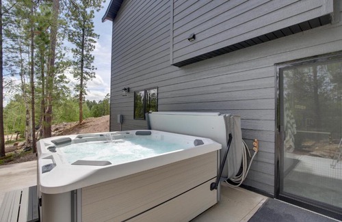 Deadwood House | Luxurious Lead Vacation Rental with Private Hot Tub!