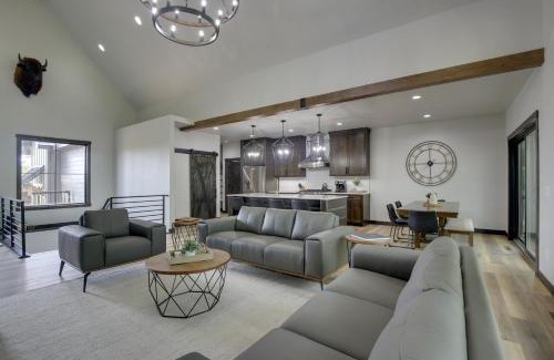 Deadwood House | Luxurious Lead Vacation Rental with Private Hot Tub!