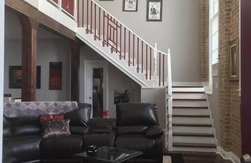 Algiers Point House | Luxurious Loft In Historic Building