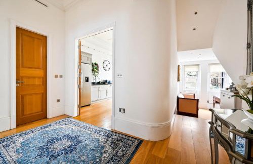 City of Westminster Apartment | Luxurious Mayfair house London