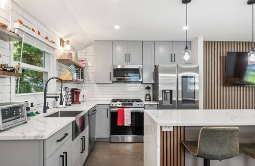 Oxon Hill Bed & Breakfast | Luxurious - MGM - 10 miles to national Mall!nn