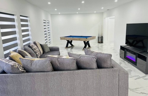 Coral Springs House | Luxurious Modern House in the beautiful city of Coral Springs Fl