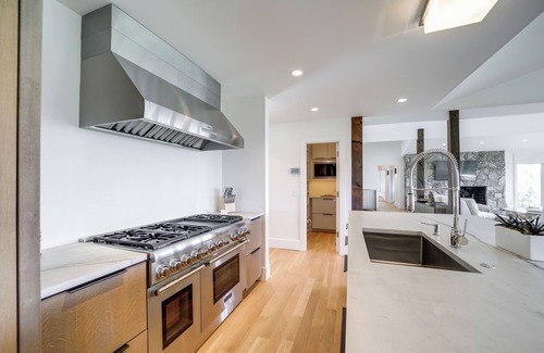 Cashiers House | Luxurious Mountain Retreat w/Long Range Views!