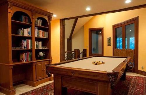 Midway House | Luxurious Mountain Retreat with Pool Midway