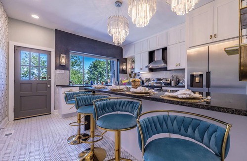 Mount Washington House | Luxurious Mt Washington Home with King Bed
