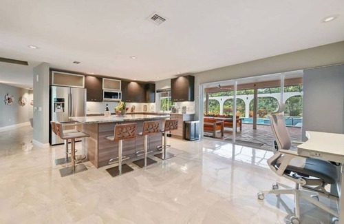 Palm River Estates House | Luxurious Naples Home. Heated Pool. Mins to Beach.