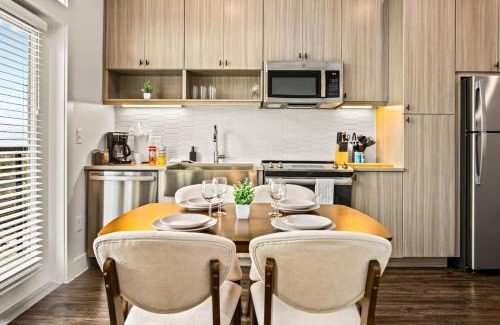 West Oak Hill Apartment | Luxurious New Unit 1Bd1Ba Pool Golf Sim